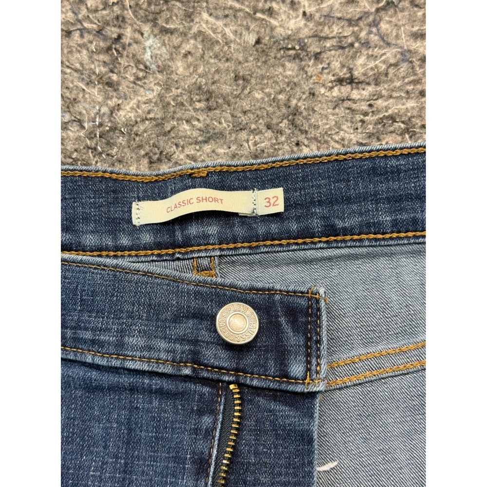 Levis Classic Short Womens 32 Blue Denim Medium Wash Stretch Jean Shorts 29694 - Picture 7 of 10